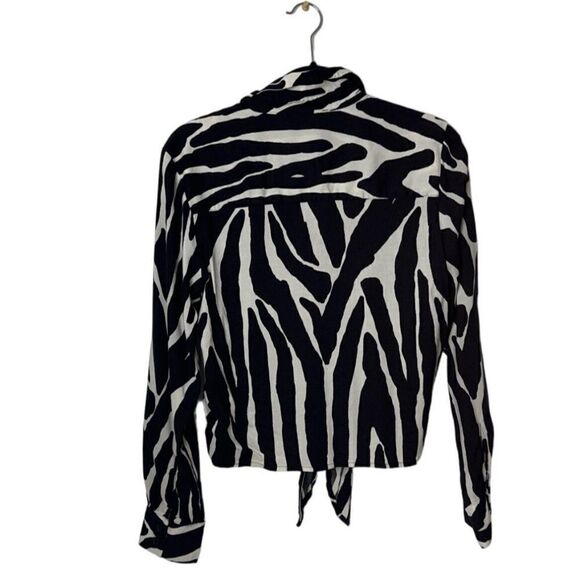 Sanctuary Girlfried Tie Front Botton-UP Shirt Size Medium - Picture 4 of 10